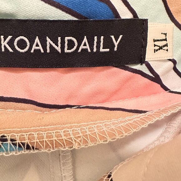 Abstract Multicolor Blazer & Pants Set - Picture 9 of 10